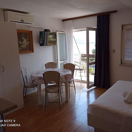 Apartments Mihovil Omiš Zimmer foto