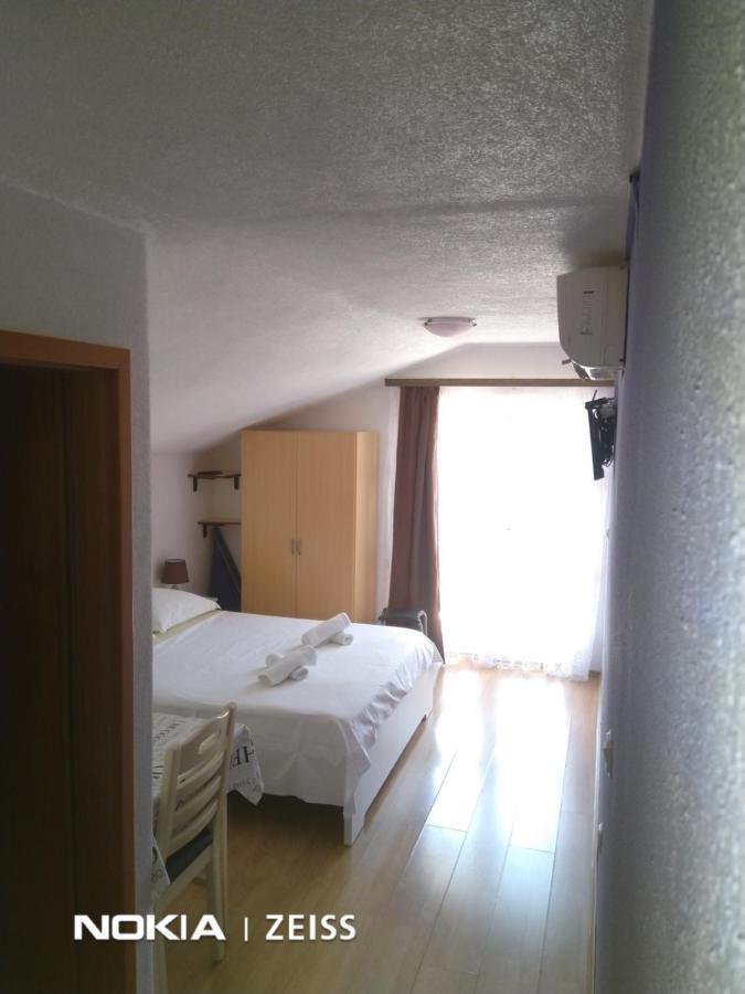 Apartments Mihovil Omiš Exterior foto