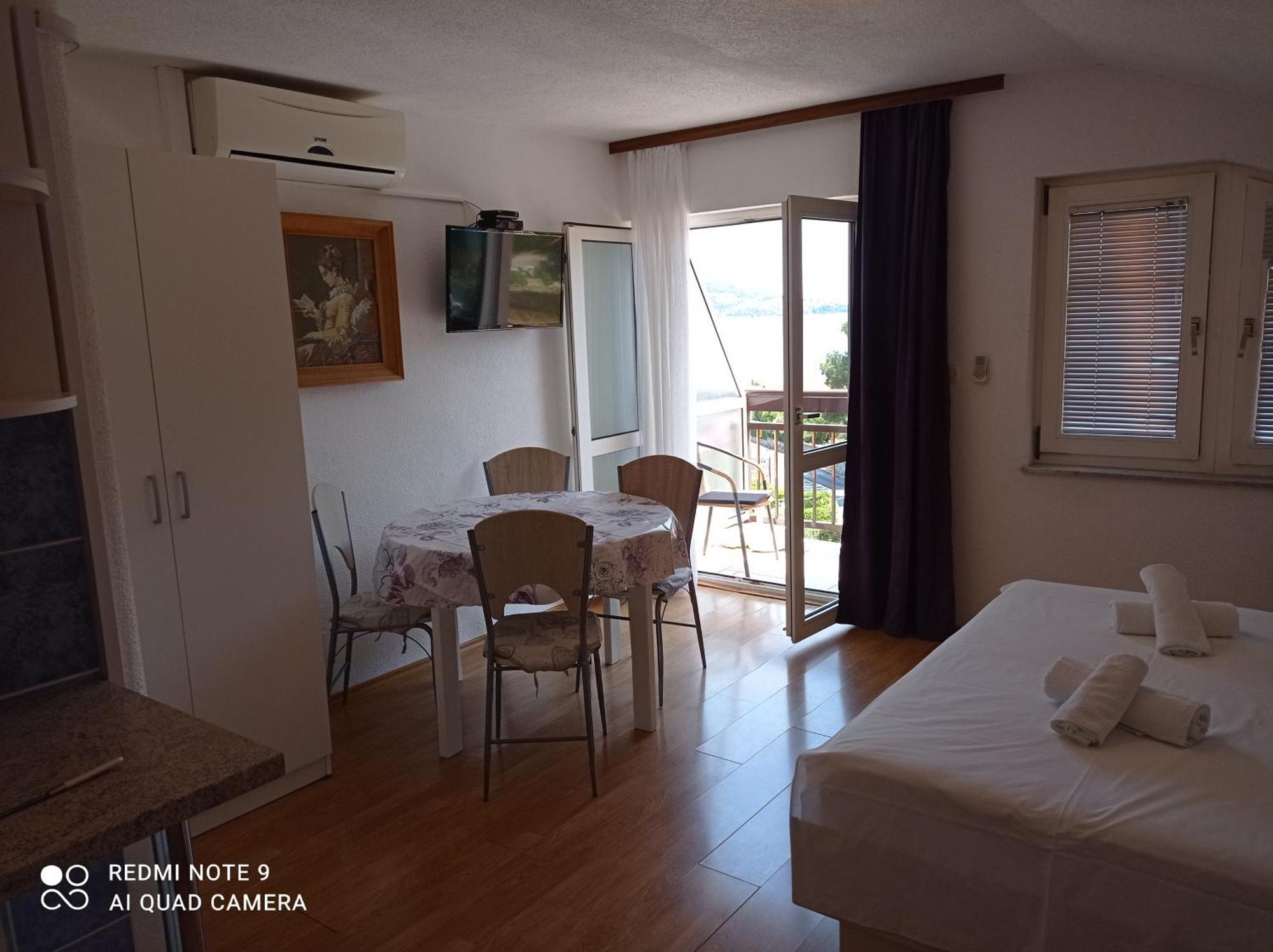 Apartments Mihovil Omiš Zimmer foto