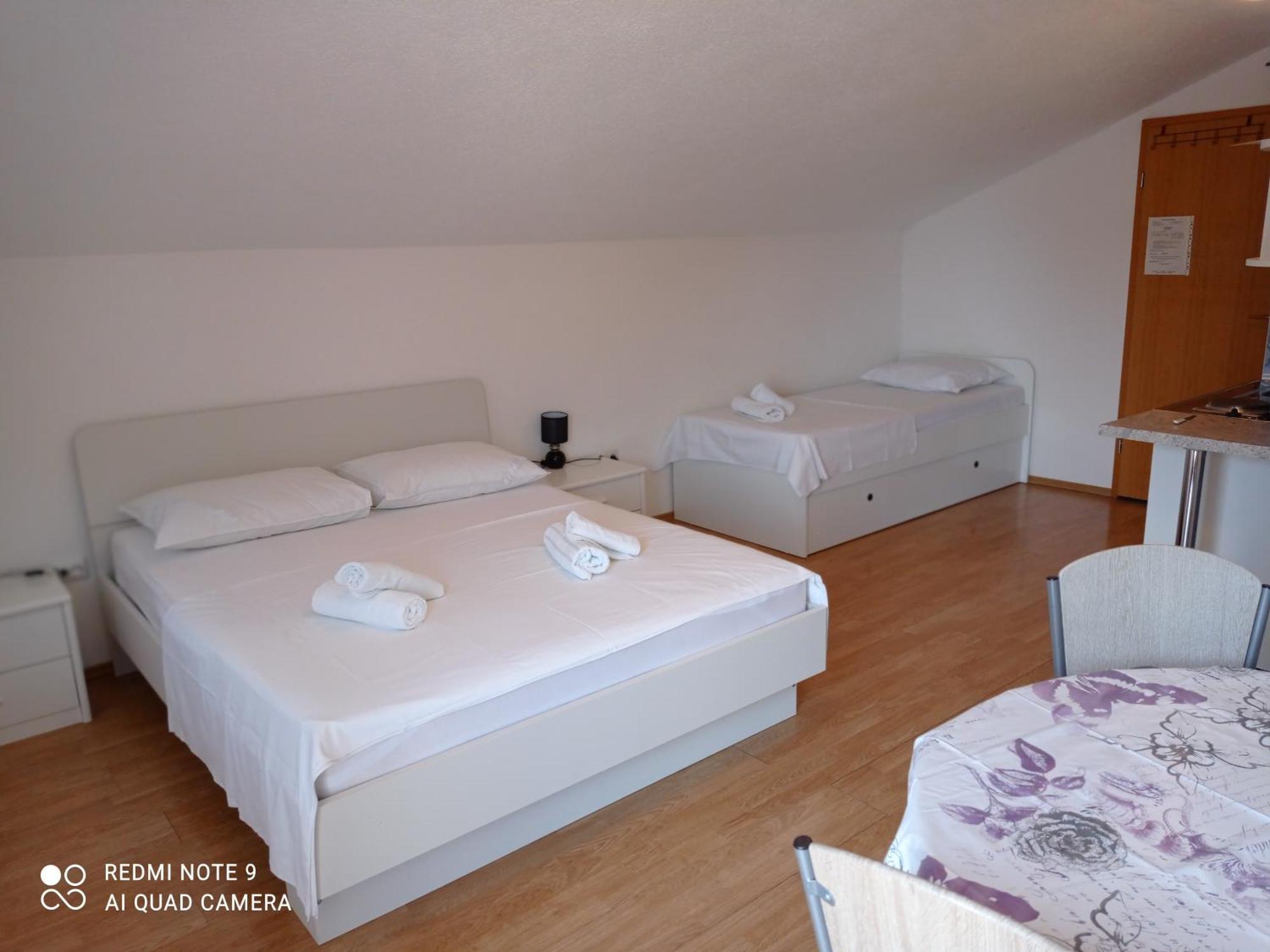 Apartments Mihovil Omiš Zimmer foto