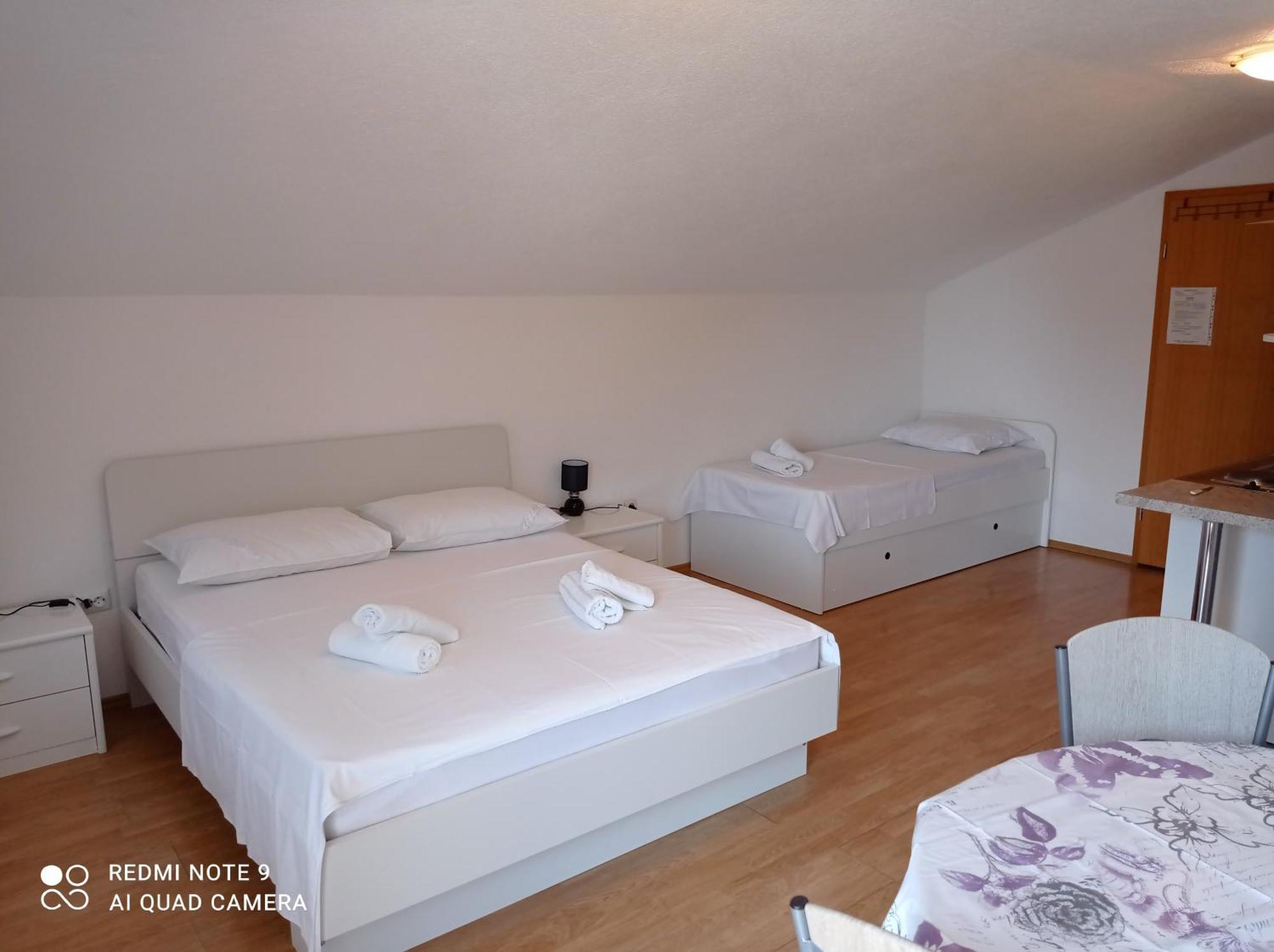 Apartments Mihovil Omiš Zimmer foto