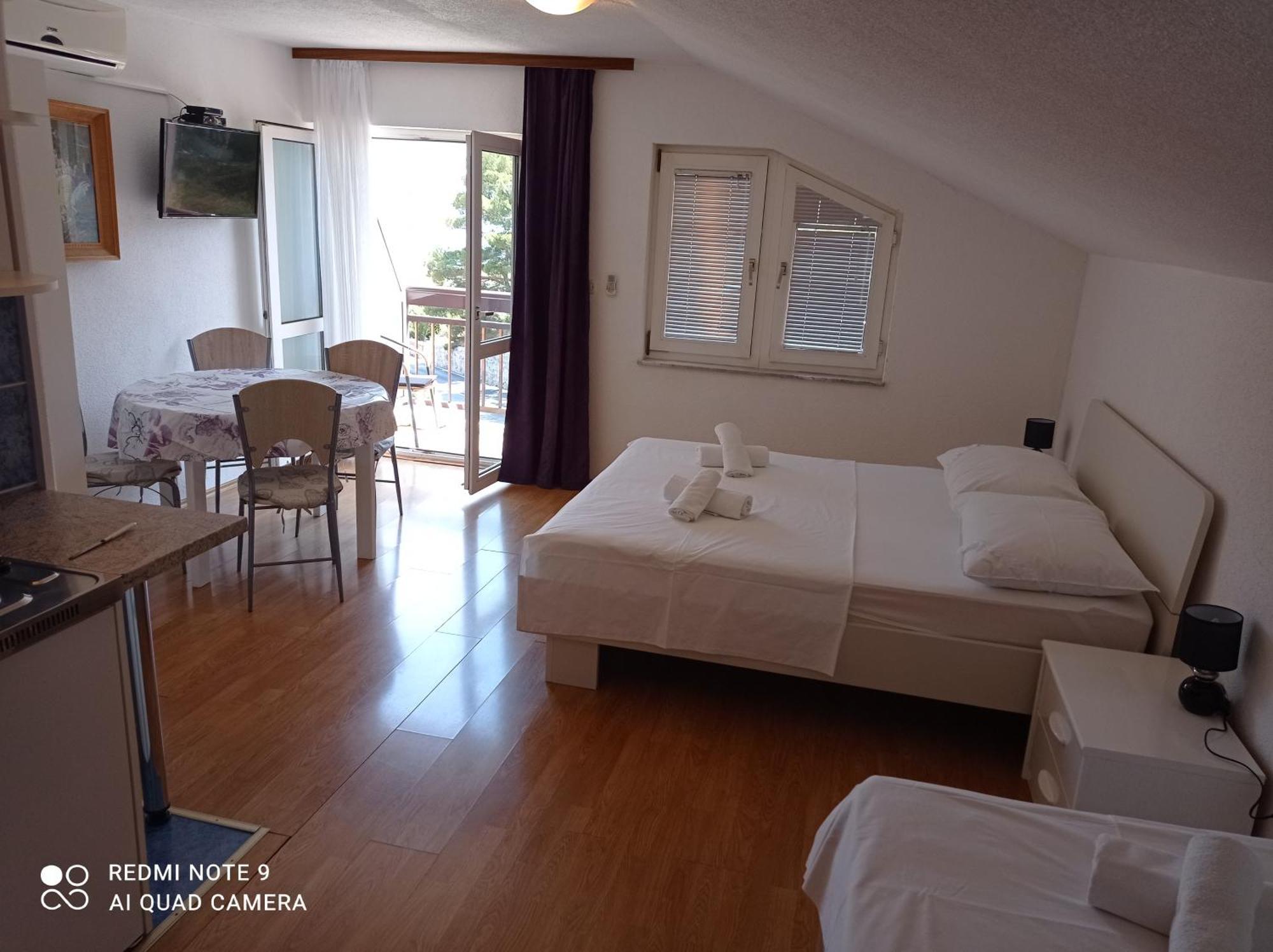 Apartments Mihovil Omiš Zimmer foto